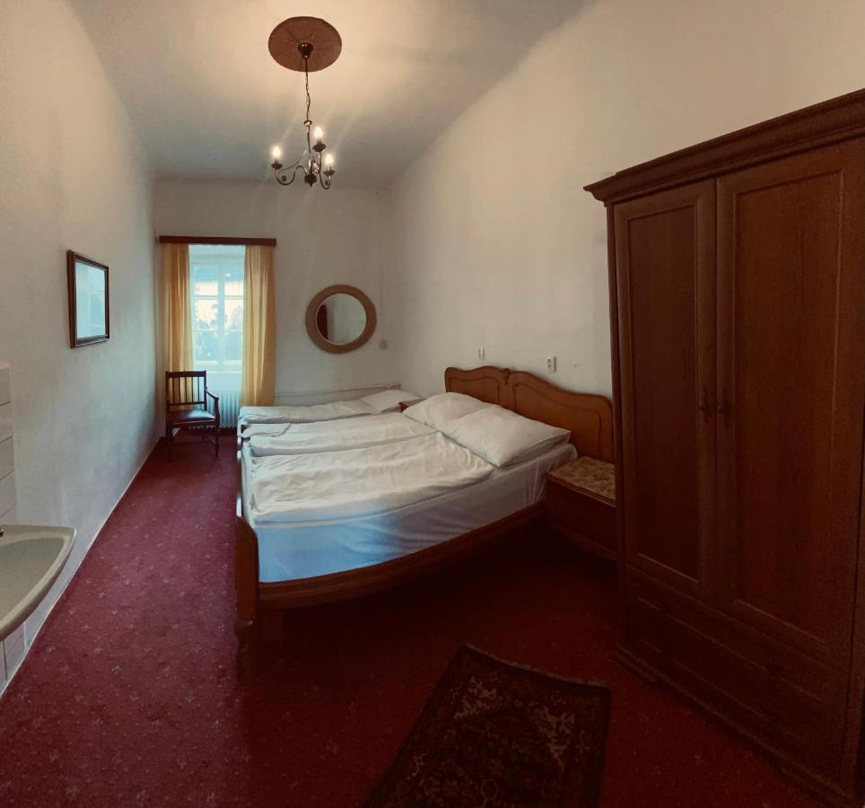 EA Hotel Hrubá Skála Esterno foto